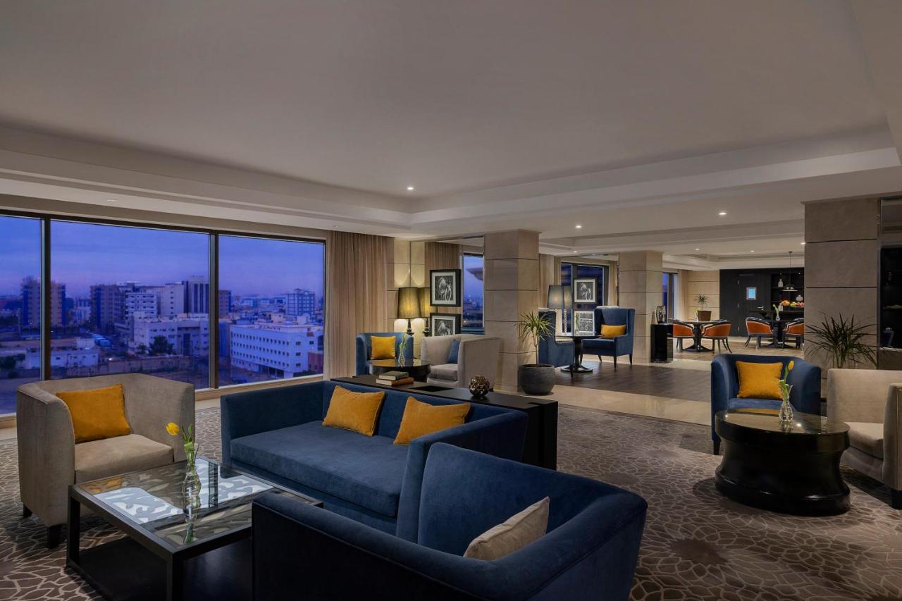 voco - Riyadh, an IHG Hotel Buitenkant foto Club Lounge