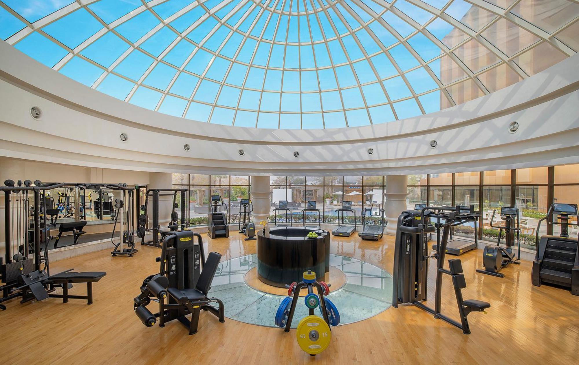 voco - Riyadh, an IHG Hotel Buitenkant foto The gym at the hotel
