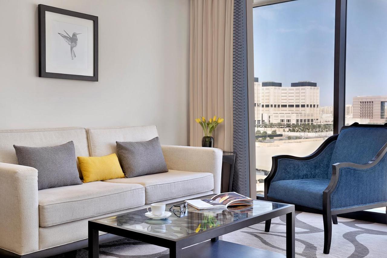 voco - Riyadh, an IHG Hotel Buitenkant foto Living room